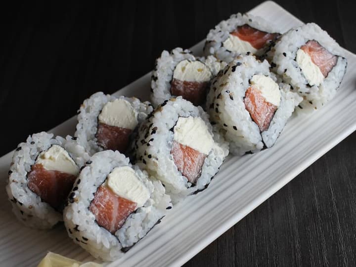 Uramaki Filadélfia · 8 peças